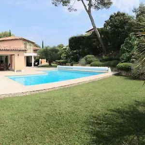 Belle à Raphaël Dans Clos Privé Villa